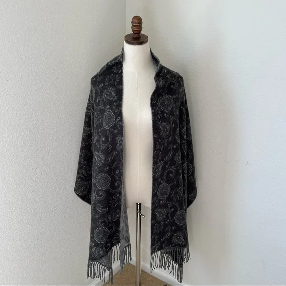 Cashmink V. Frass Soft Acrylic Fringed Black and Gray Scarf - Picture 1 of 8